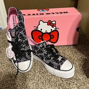 Hello Kitty Converse sneakers Women’s Size 10